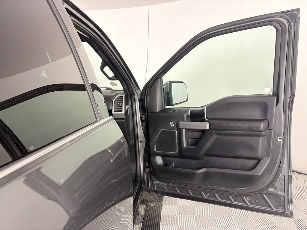 Certified 2018 Ford F150 Platinum w/ Equipment Group 701A Luxury AWD/4WD image 31