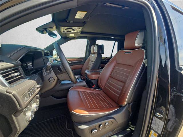 Used 2023 GMC Yukon Denali Ultimate AWD/4WD image 15