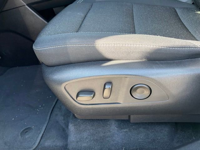 Used 2025 Chevrolet Traverse LT image 16