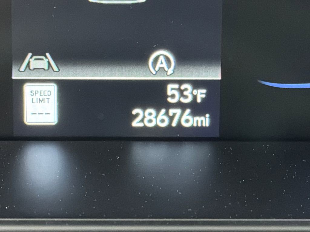 Used 2024 Hyundai Elantra SE image 27