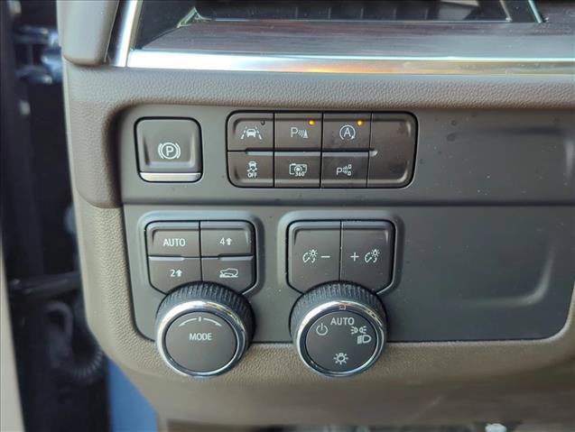 Used 2025 Chevrolet Suburban LS AWD/4WD image 11