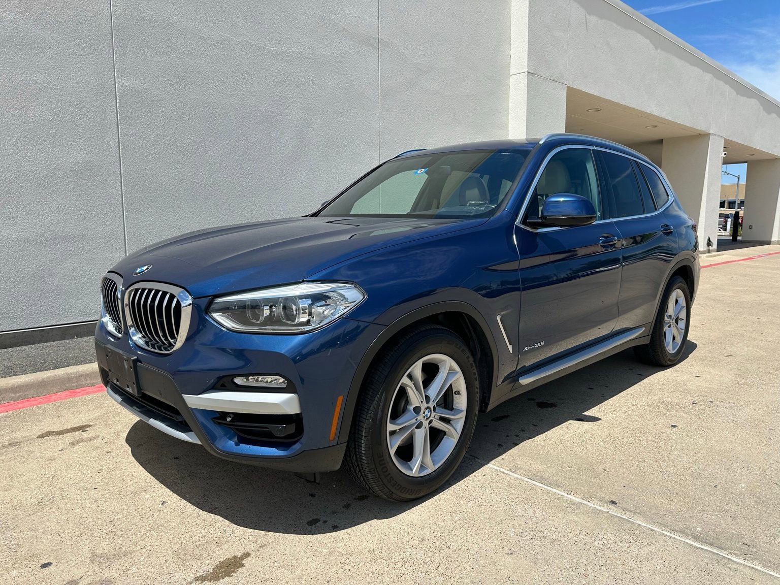 Used 2018 BMW X3 xDrive30i AWD/4WD image 3