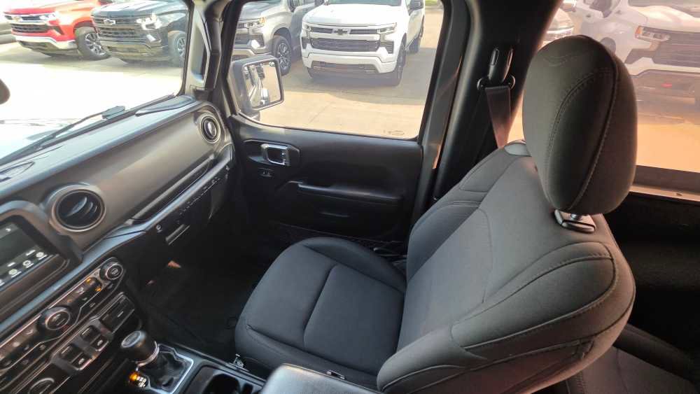 Used 2023 Jeep Wrangler Sport AWD/4WD image 18