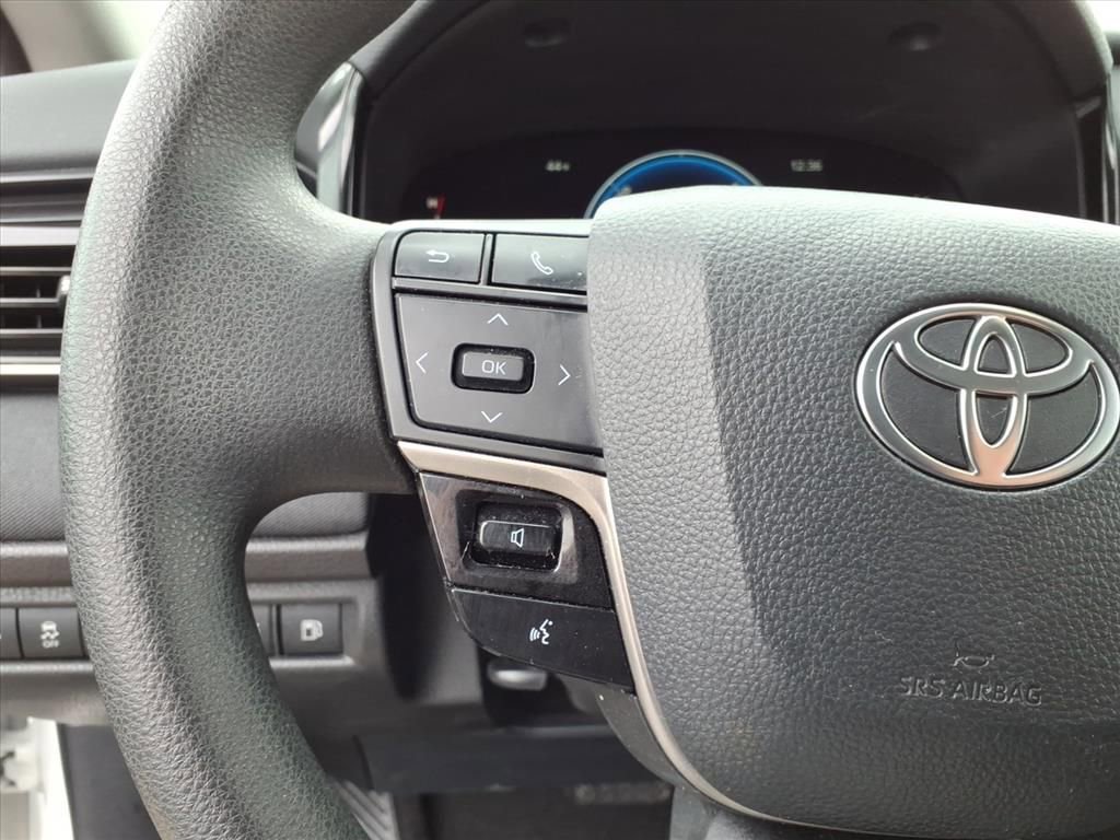 Used 2025 Toyota Camry LE image 26