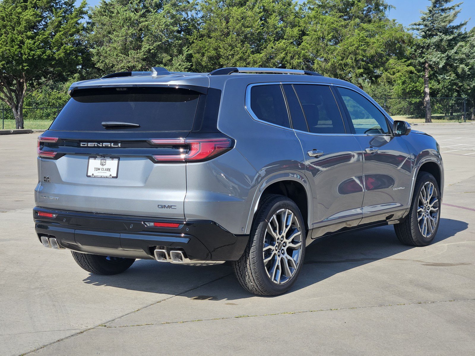 New 2026 GMC Acadia Denali Ultimate FWD image 3