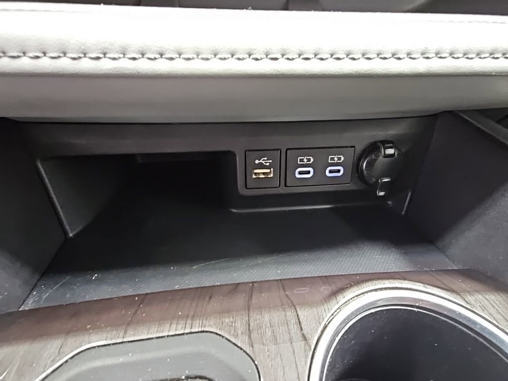 Used 2023 Toyota Highlander Limited image 22