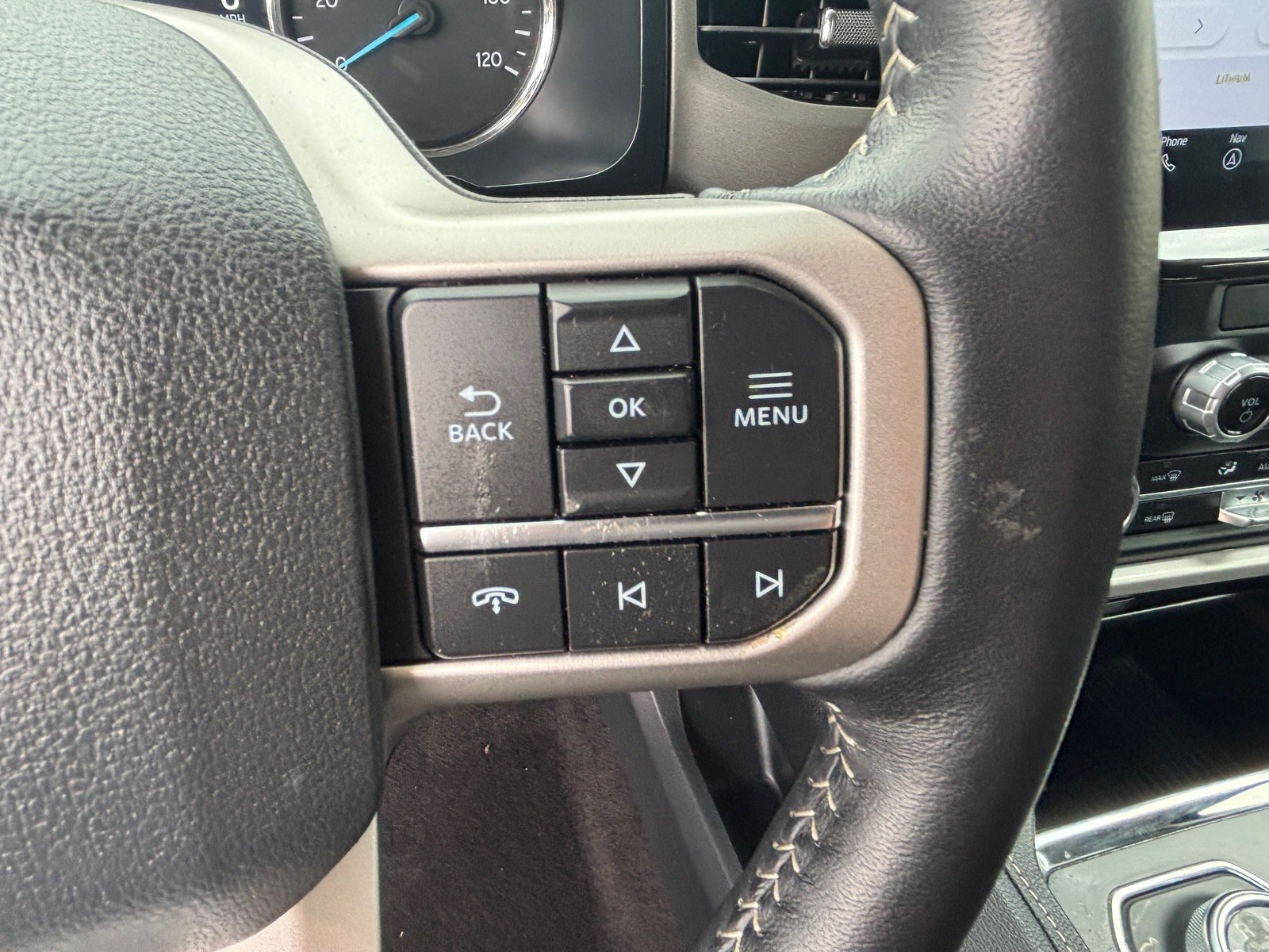 Used 2023 Ford Expedition XLT RWD image 23
