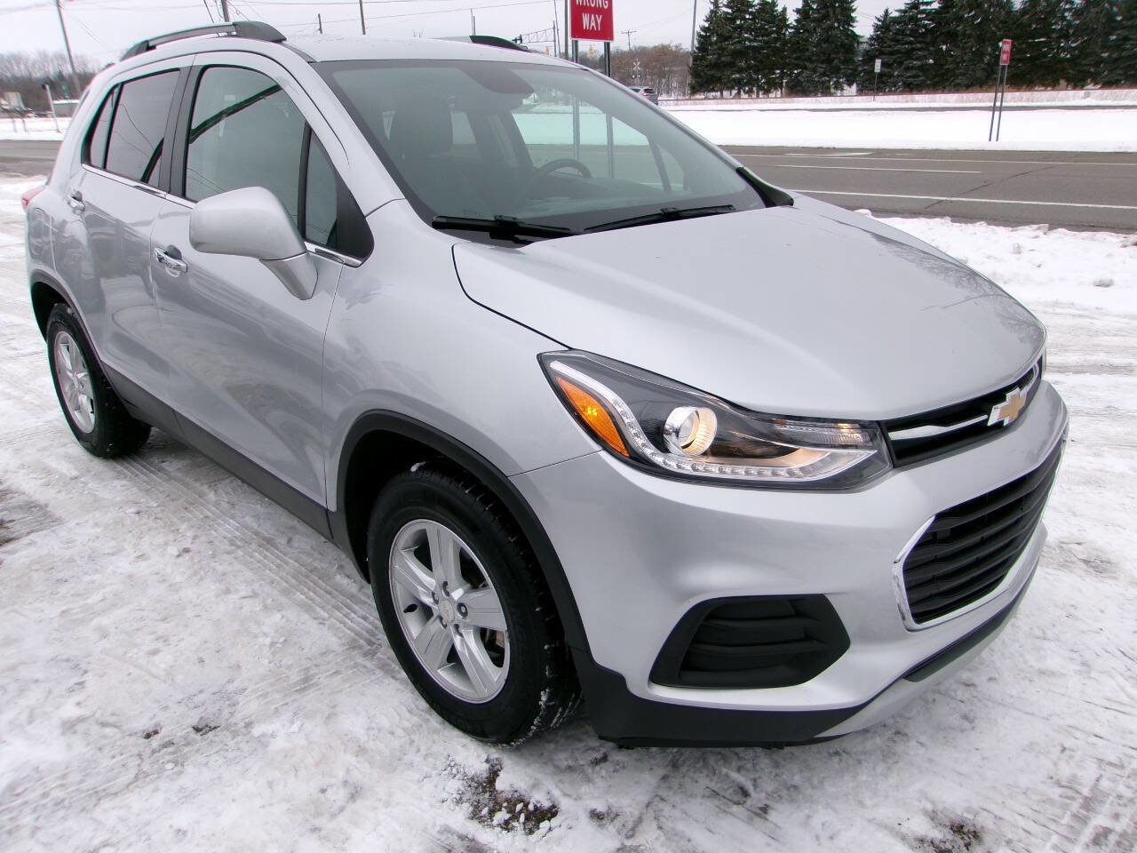 Used 2018 Chevrolet Trax LT w/ LT Convenience Package image 2