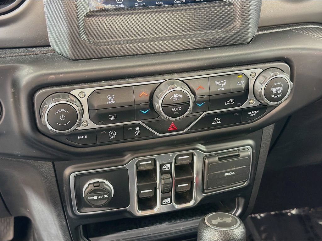 Used 2022 Jeep Wrangler Unlimited Sport w/ Technology Group AWD/4WD image 33