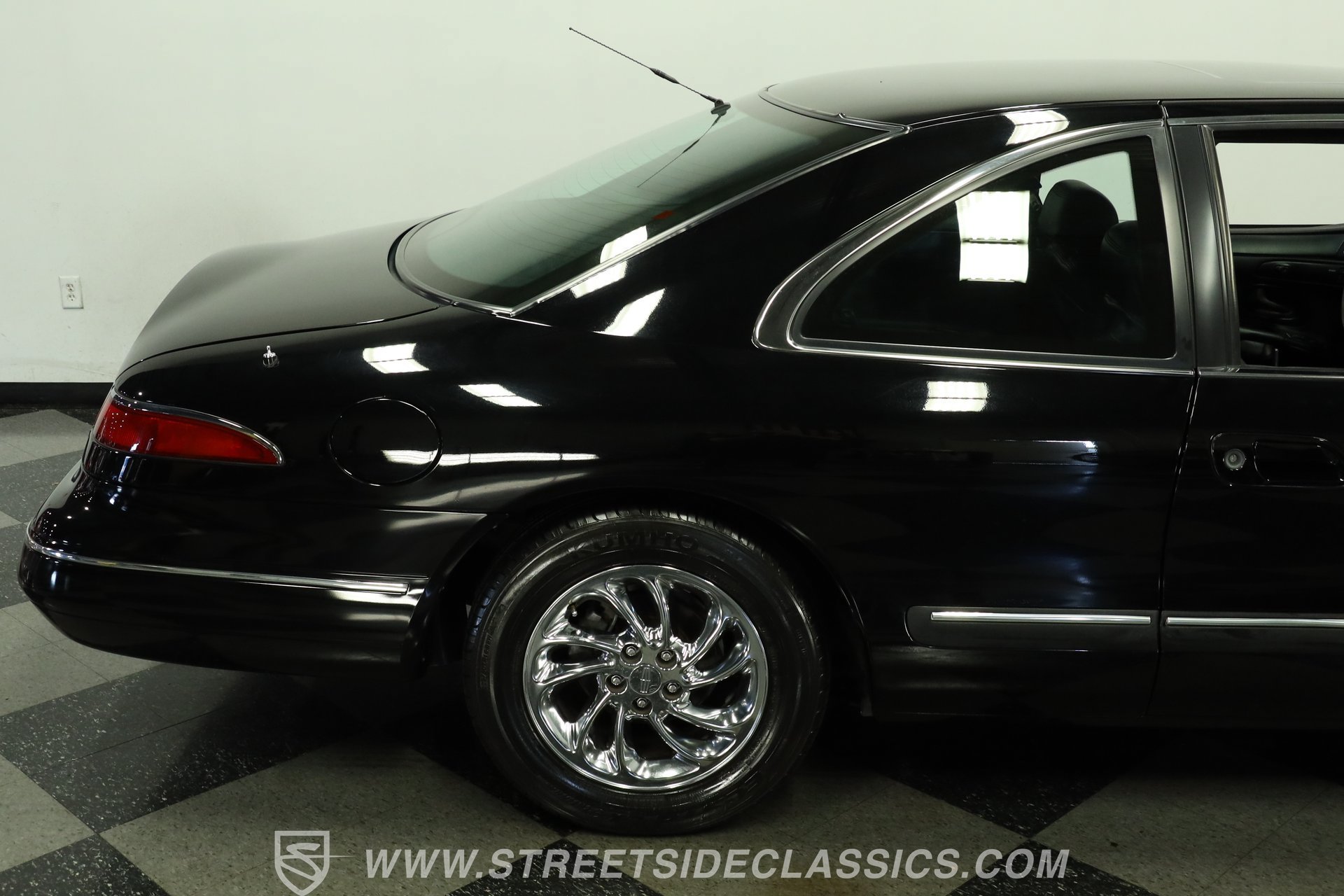 Used 1996 Lincoln Mark VIII RWD image 28