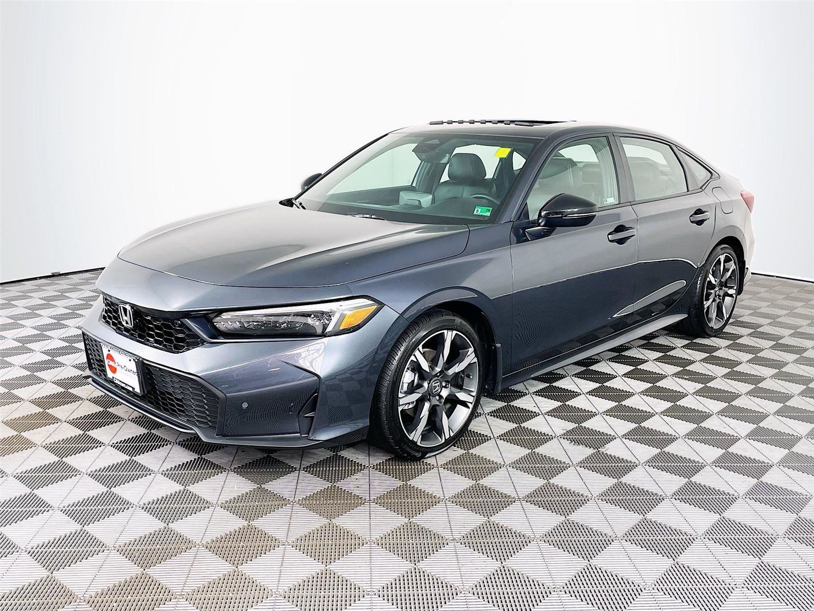 Used 2025 Honda Civic Sport Touring image 3