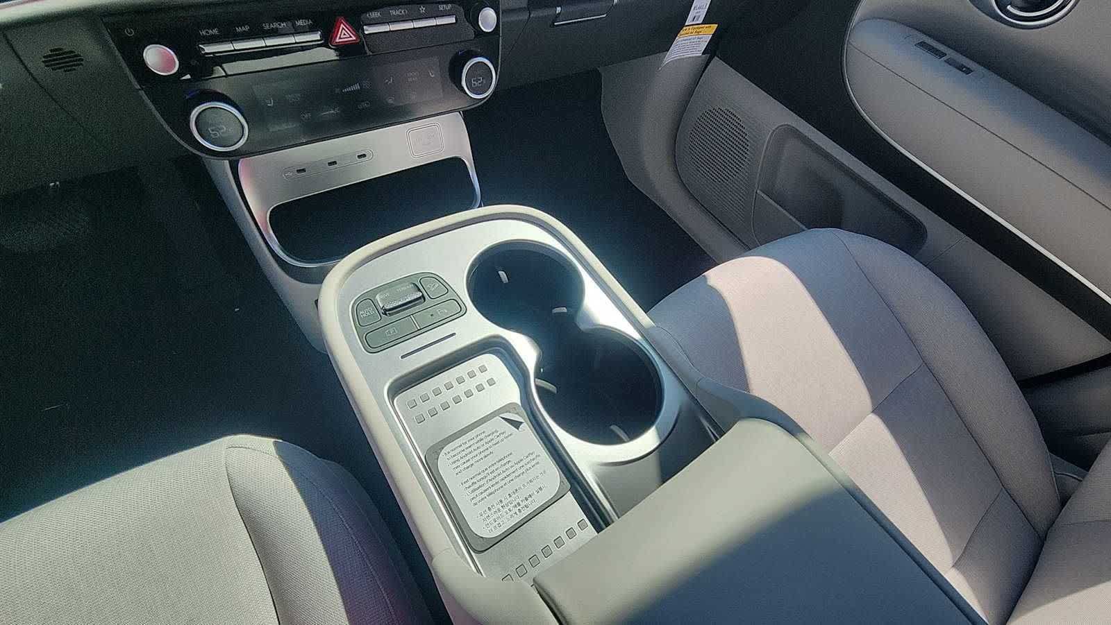 New 2026 Hyundai Ioniq 9 SE AWD/4WD image 15