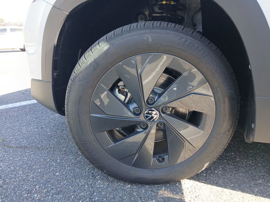 New 2026 Volkswagen Taos S image 25