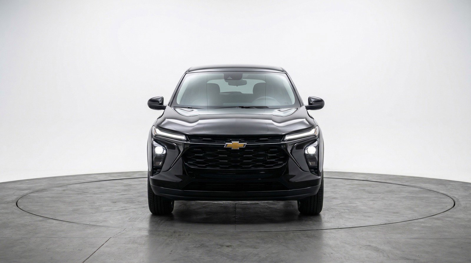 Used 2025 Chevrolet Trax LT image 2