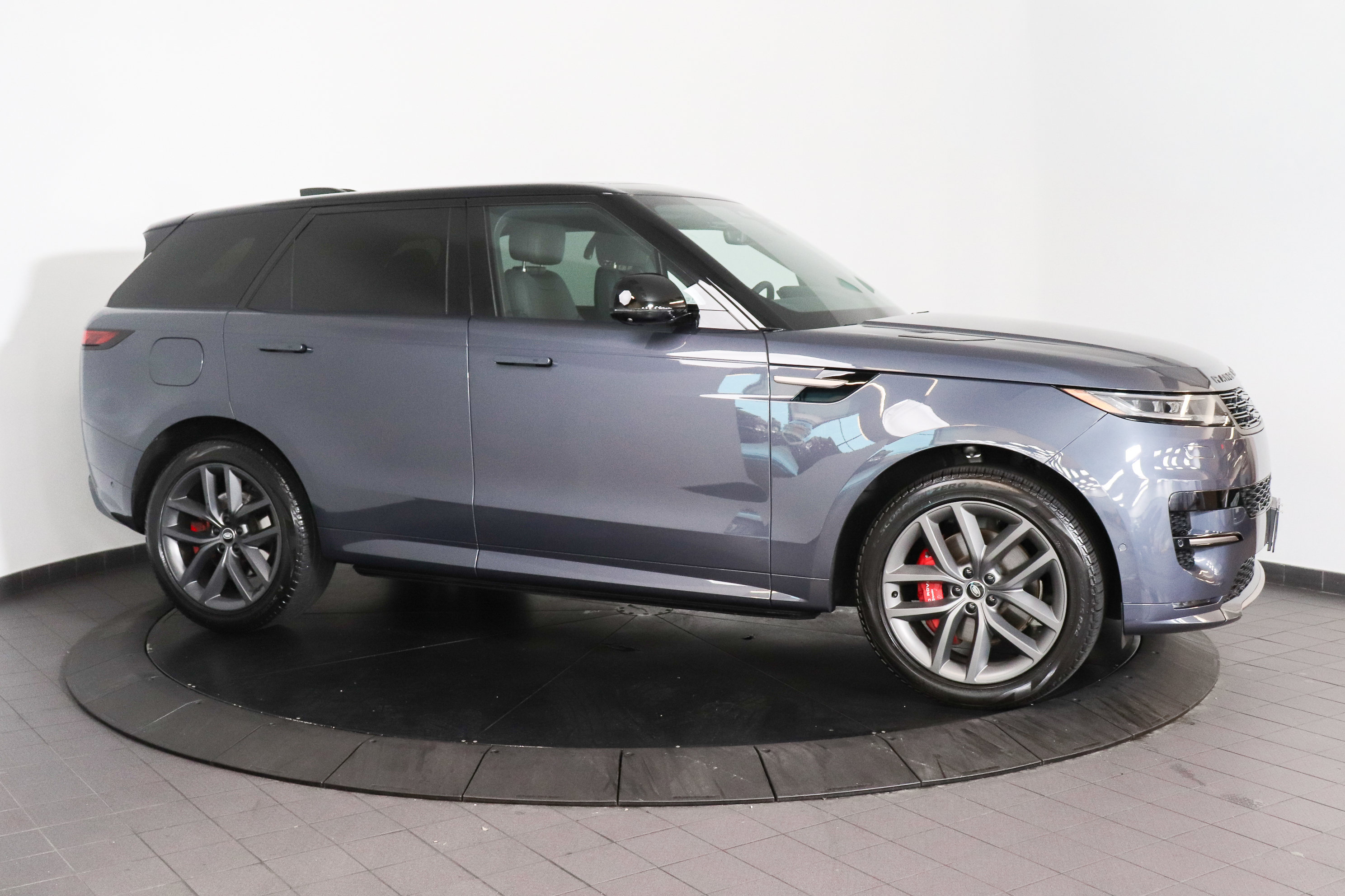 Used 2024 Land Rover Range Rover Sport Dynamic SE AWD/4WD image 8