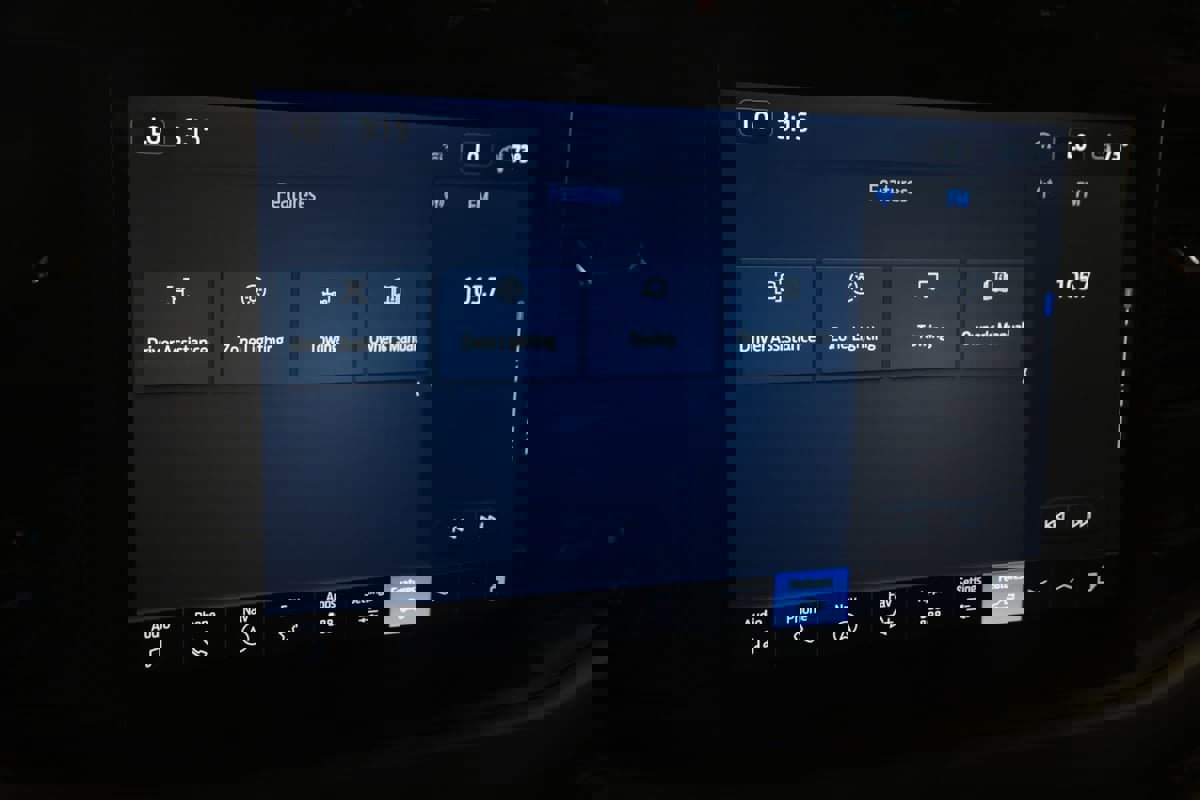 Used 2024 Ford F150 XLT w/ Tow/Haul Package image 32