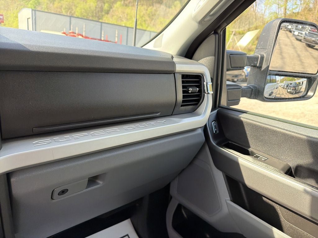 Used 2025 Ford F250 XLT image 23
