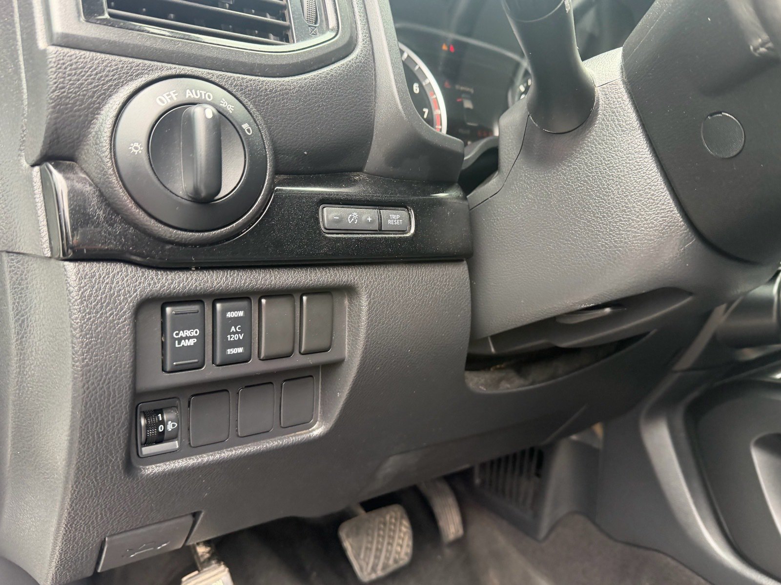 Used 2023 Nissan Titan SV w/ SV Convenience Package AWD/4WD image 22