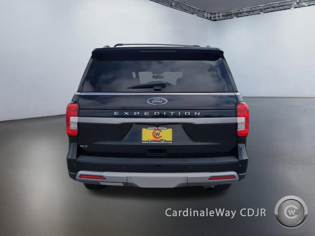 Used 2024 Ford Expedition XLT AWD/4WD image 4