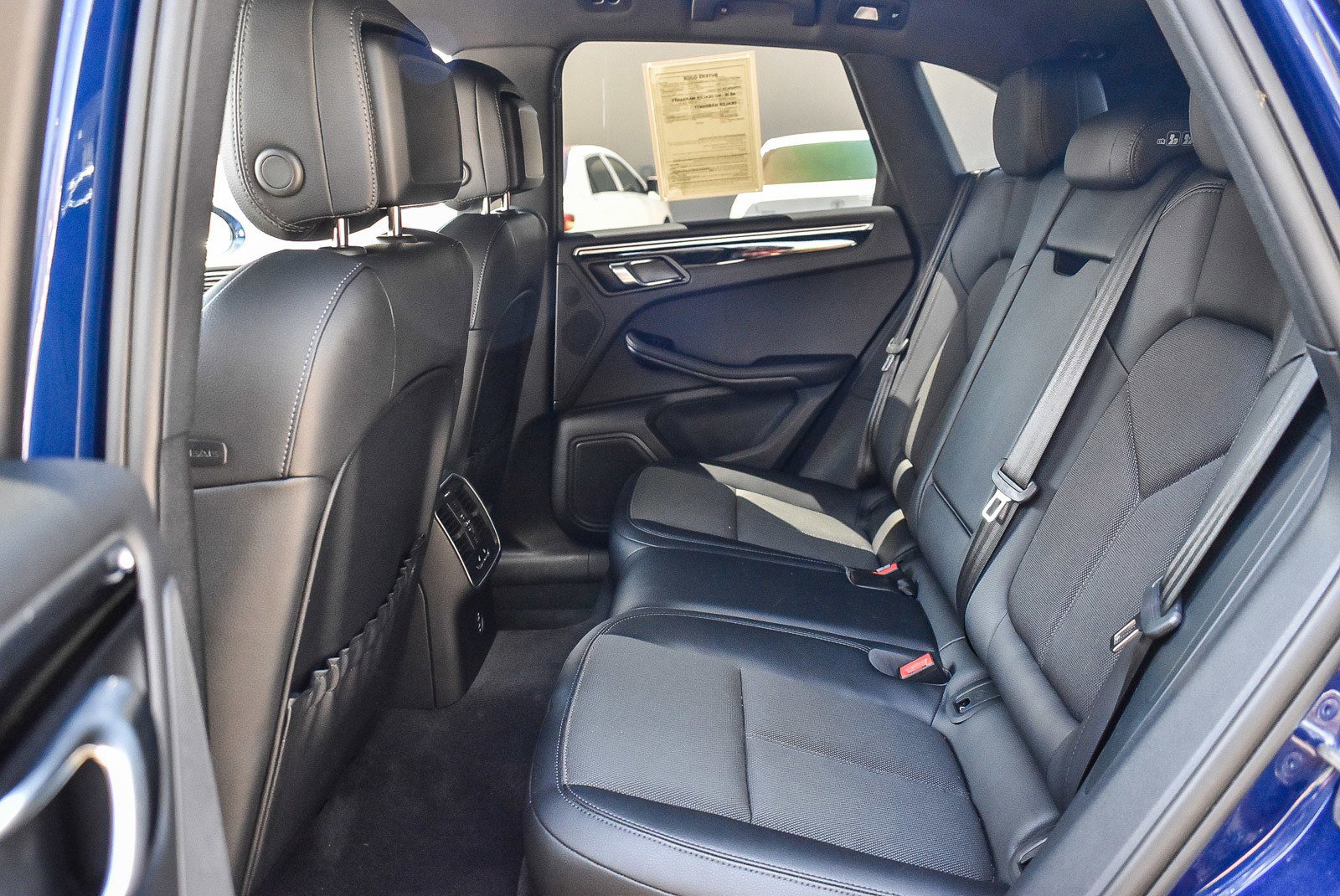 Used 2023 Porsche Macan image 17