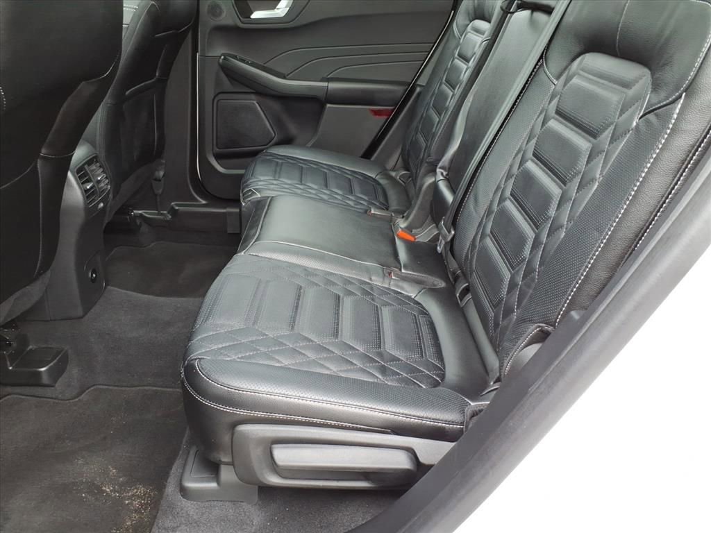 Certified 2023 Ford Escape Platinum w/ Premium Technology Package AWD/4WD image 12
