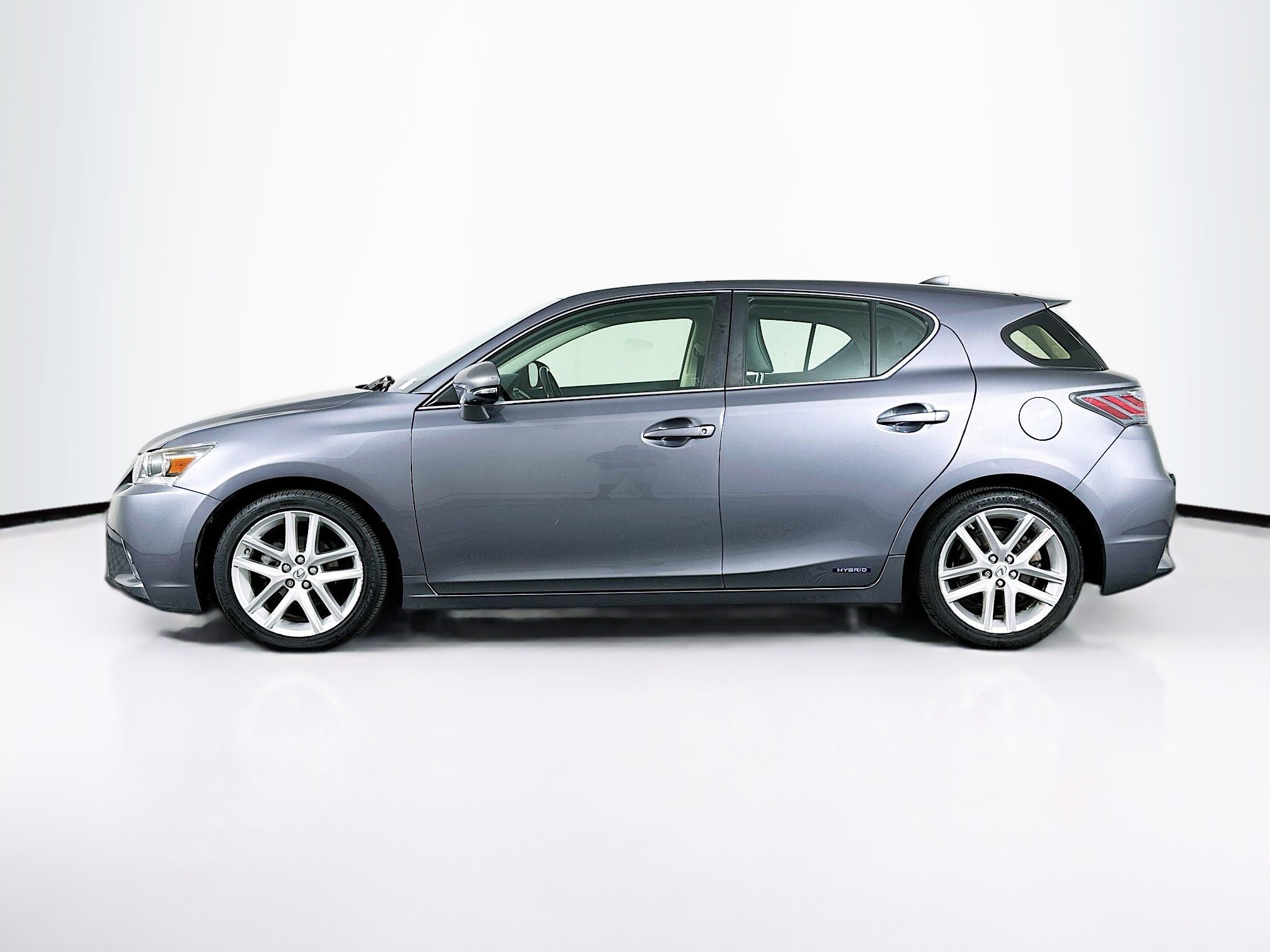 Used 2017 Lexus CT 200h w/ Accessory Package 2 image 4