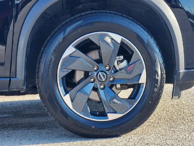 Used 2025 Nissan Rogue SV AWD/4WD image 10