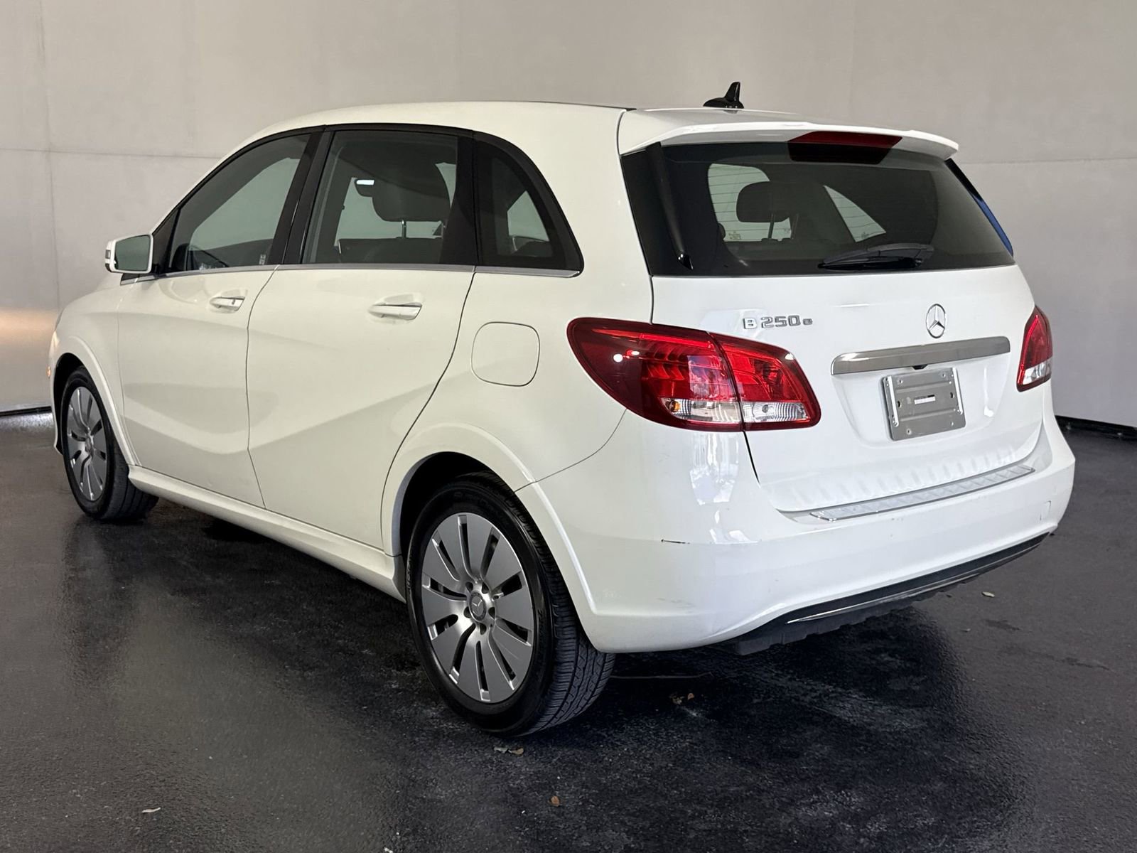 Used 2017 Mercedes-Benz B 250e image 6