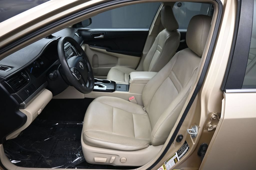Used 2012 Toyota Camry LE FWD image 18