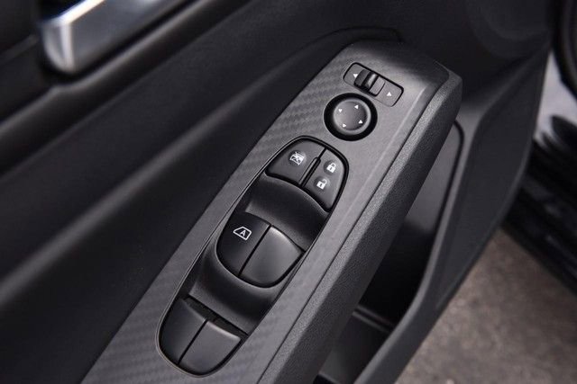 Certified 2025 Nissan Altima 2.5 SV image 9