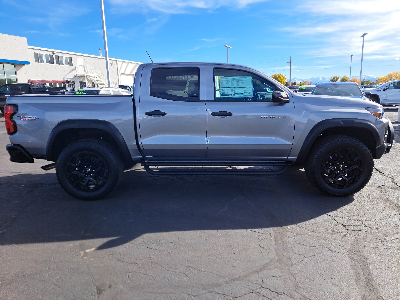 New 2026 Chevrolet Colorado Trail Boss w/ Off-Road Front Bumper Package AWD/4WD image 2