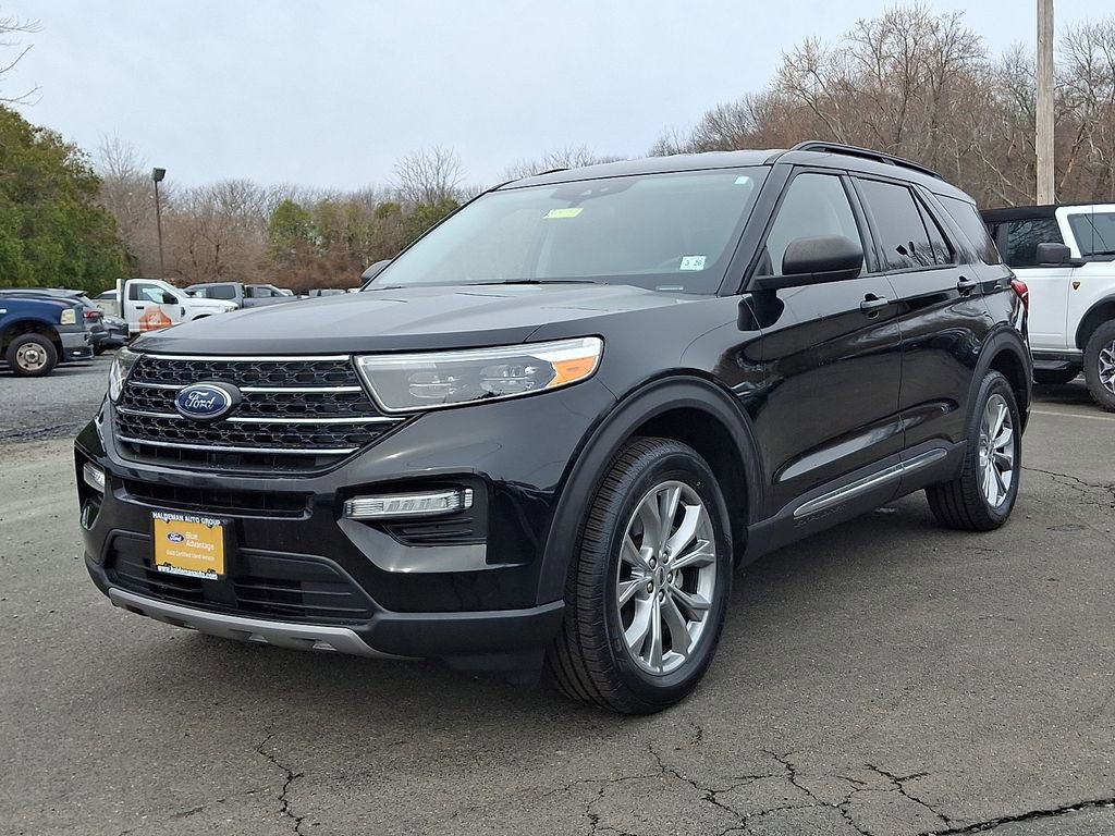 Used 2021 Ford Explorer XLT w/ Equipment Group 202A image 3