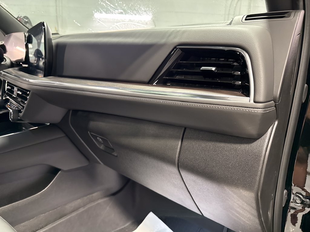 New 2026 Chevrolet Suburban LT w/ Comfort Package AWD/4WD image 37