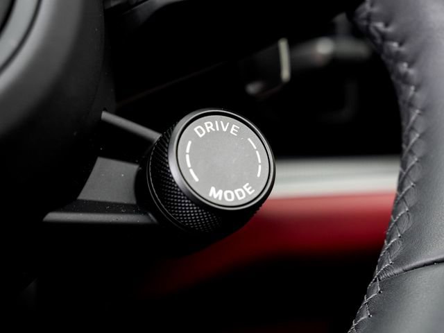 Certified 2025 Porsche Cayenne image 16