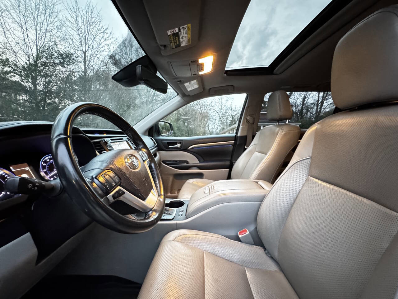 Used 2018 Toyota Highlander Limited image 11