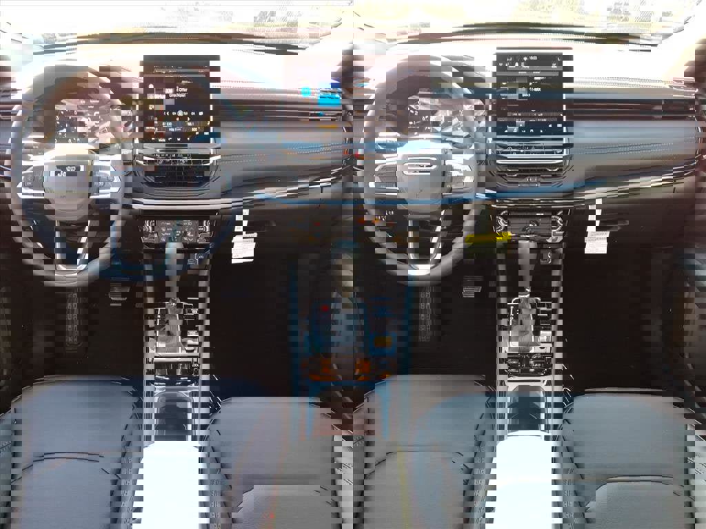 New 2026 Jeep Compass Limited image 4