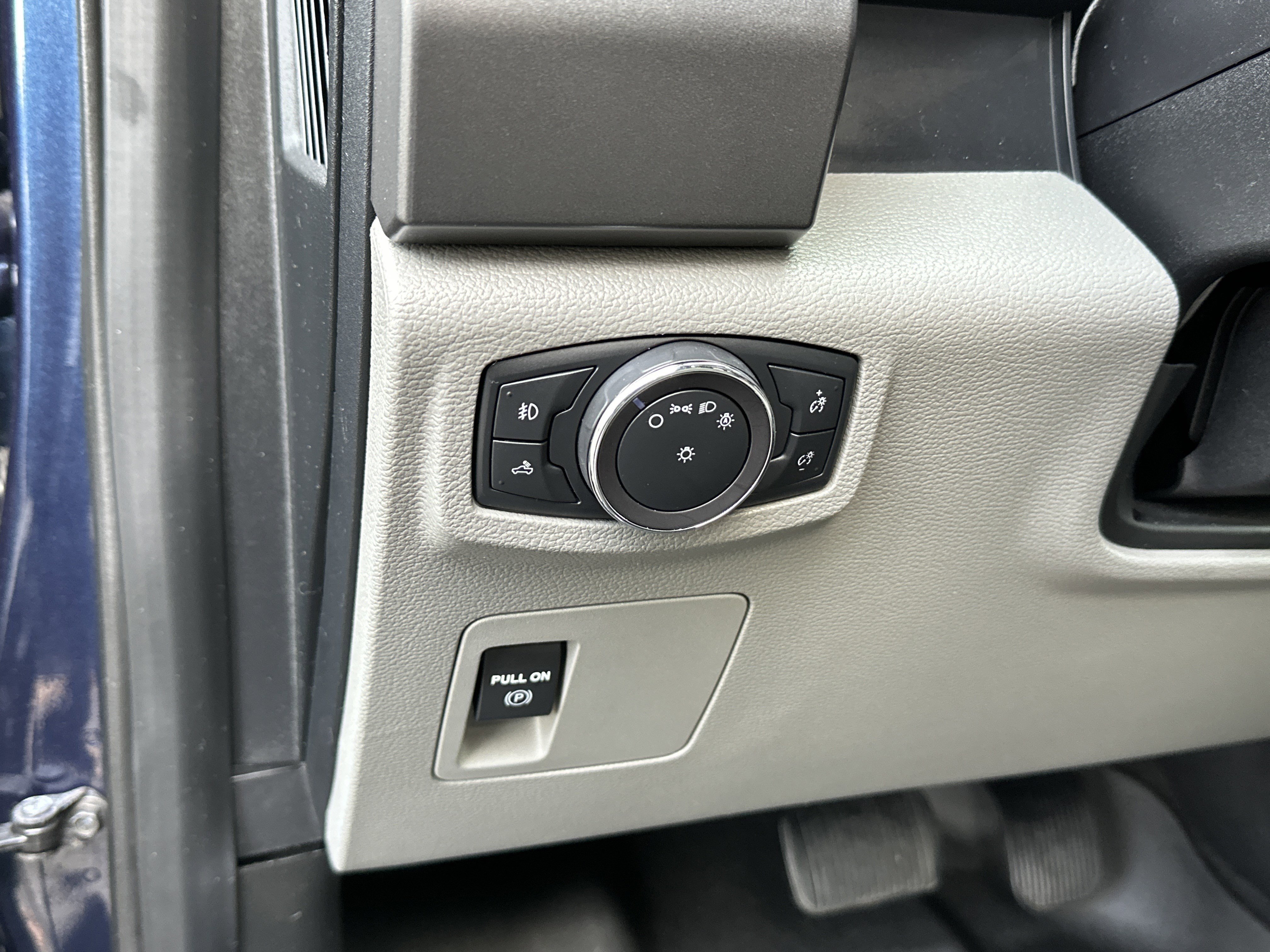 Used 2019 Ford F150 XLT image 15