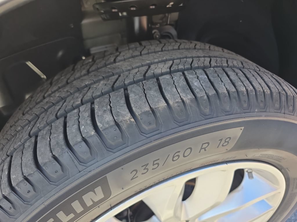 Used 2015 Land Rover LR2 AWD/4WD image 39