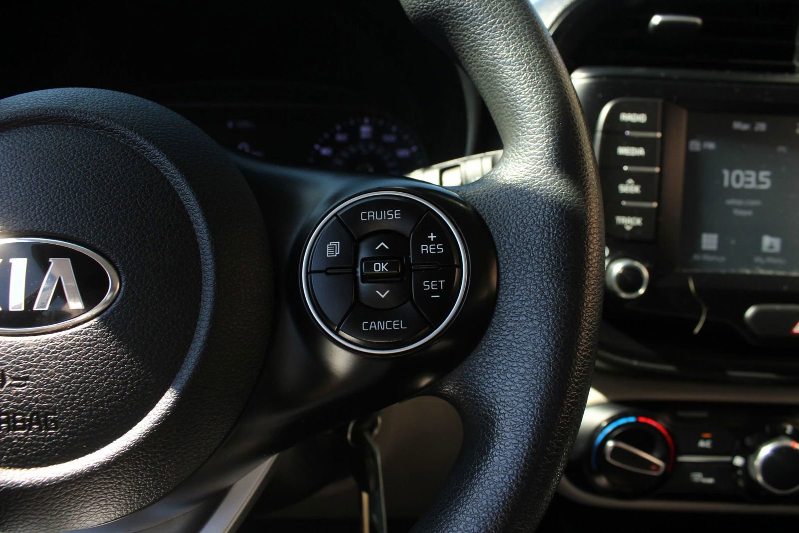 Used 2020 Kia Soul S FWD image 25