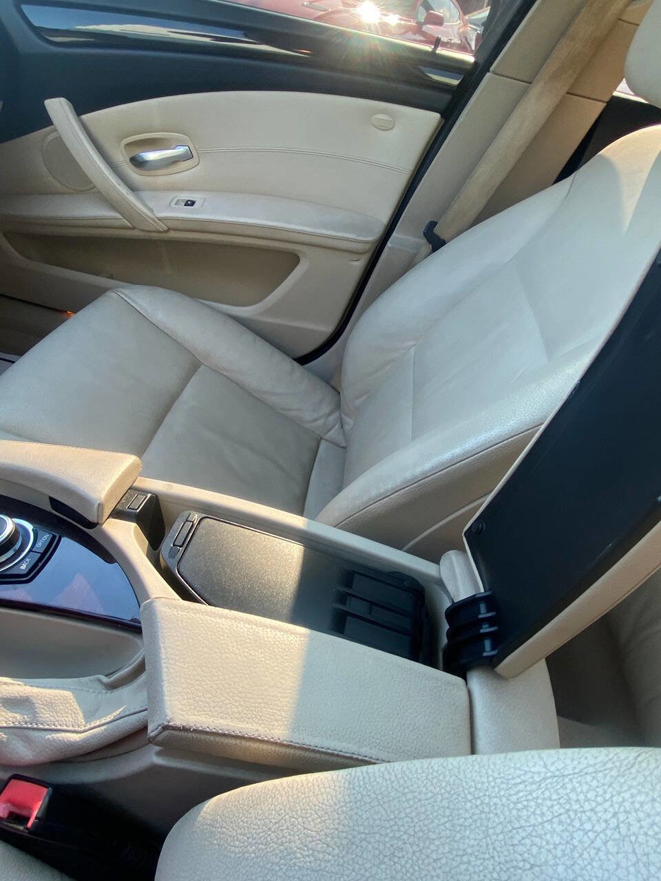 Used 2010 BMW 535i xDrive Wagon AWD/4WD image 37
