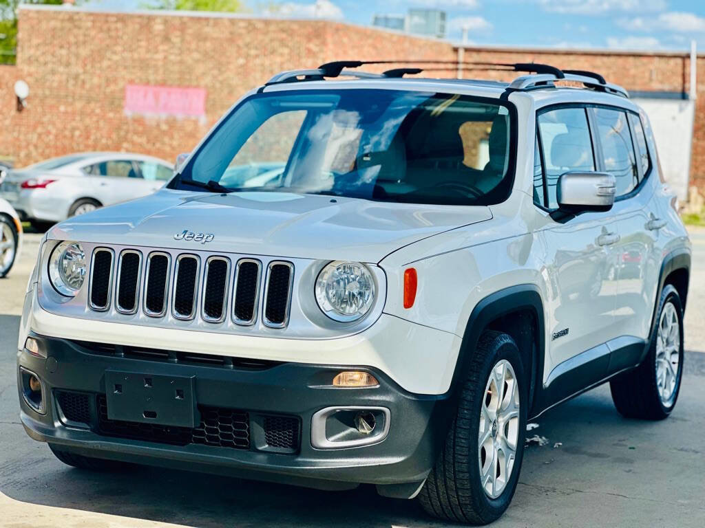 Used 2017 Jeep Renegade Limited image 2