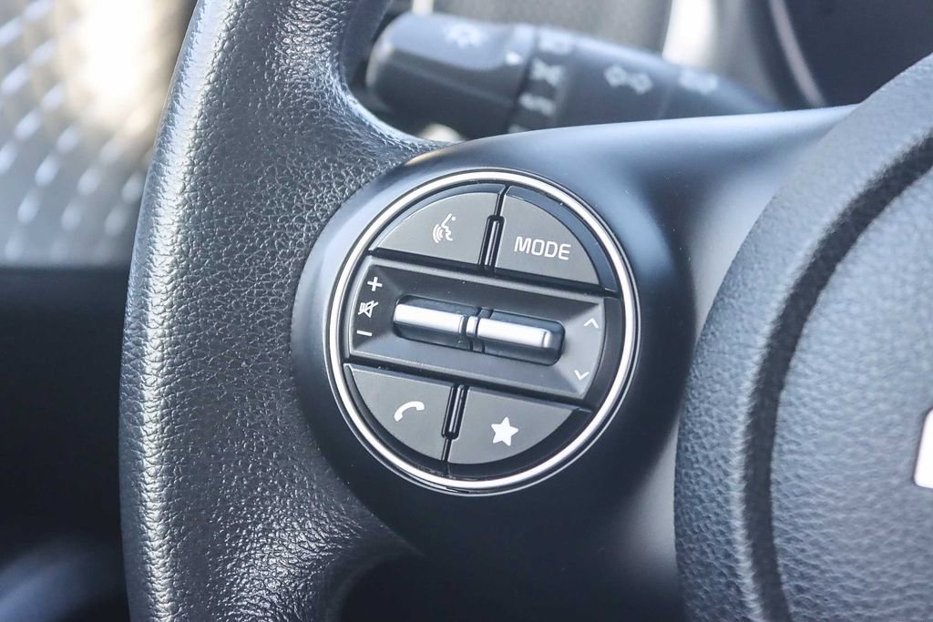 Used 2023 Kia Soul LX w/ LX Technology Package image 21