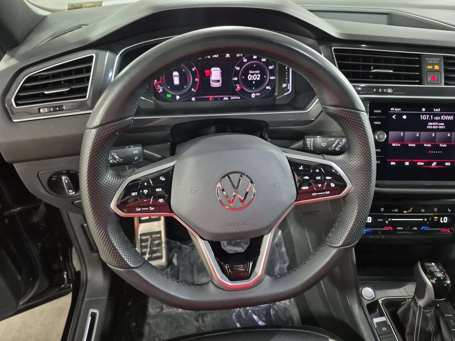 Used 2024 Volkswagen Tiguan SEL R-Line AWD/4WD image 12