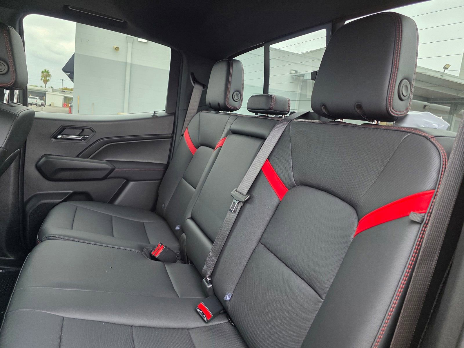 New 2025 Chevrolet Colorado Z71 w/ Technology Package AWD/4WD image 16