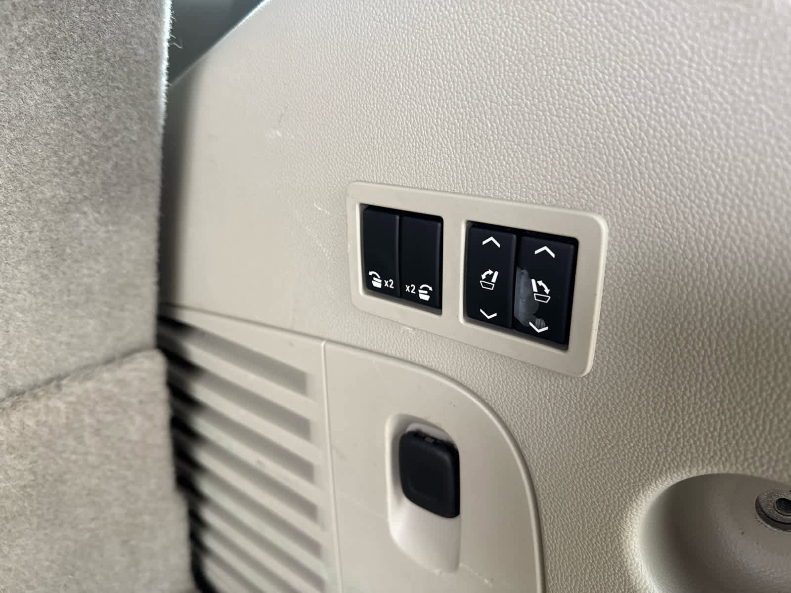 Used 2015 GMC Yukon Denali w/ Touring Package image 26