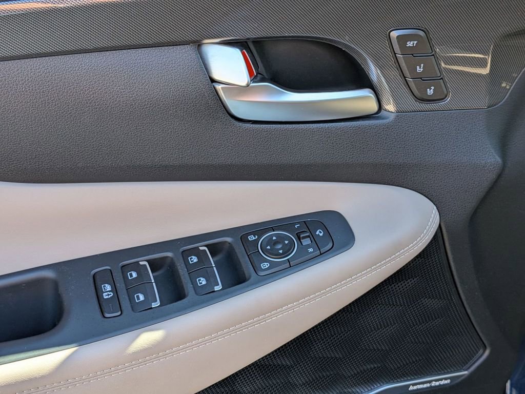 Certified 2023 Hyundai Santa Fe Limited image 14