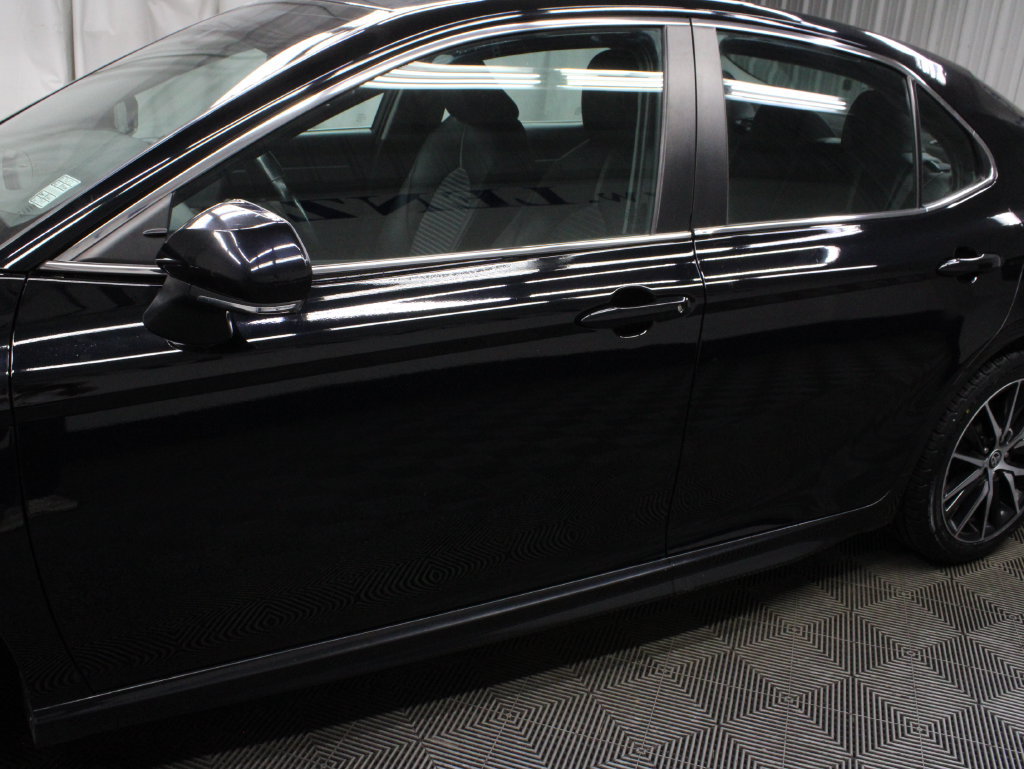 Used 2022 Toyota Camry SE FWD image 37