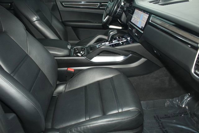 Used 2019 Porsche Cayenne Turbo image 27