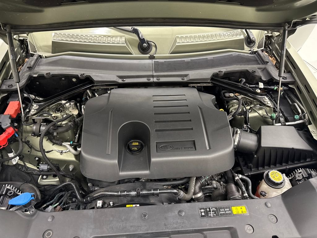 Used 2020 Land Rover Defender 110 SE image 11