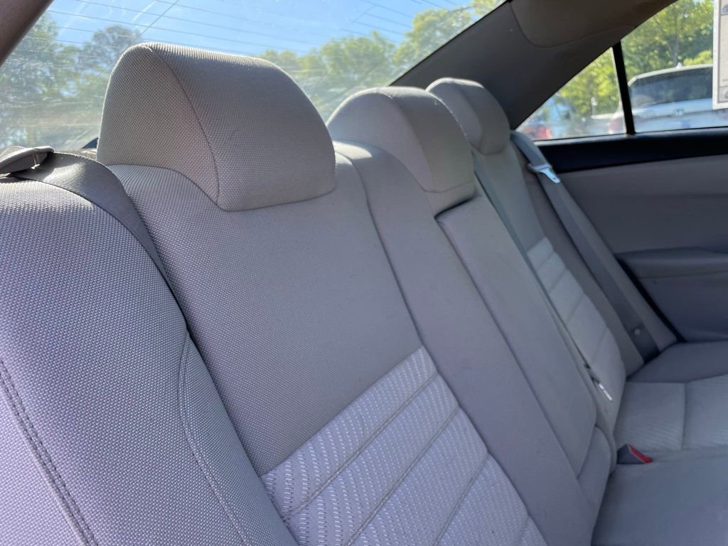 Used 2016 Toyota Camry LE image 35